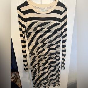 Diane Von Furstenberg Bodycon striped Black & Cream striped LS Tiered Midi Dress